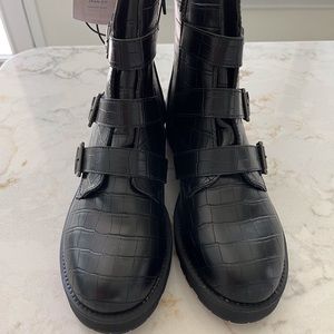 Ladies Arizona Jean CO’ Memory Foam Flat black Boots.